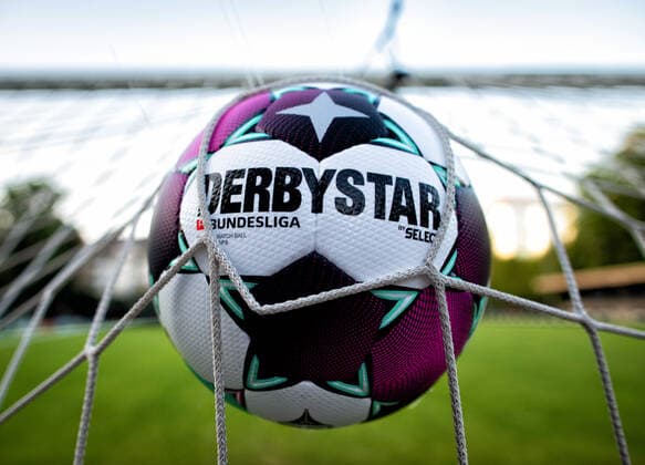Düsseldorf, 26 06 2020 Der Bundesliga Ball Derbystar Bundesliga Brillant APS V20 2020 21 Match ball