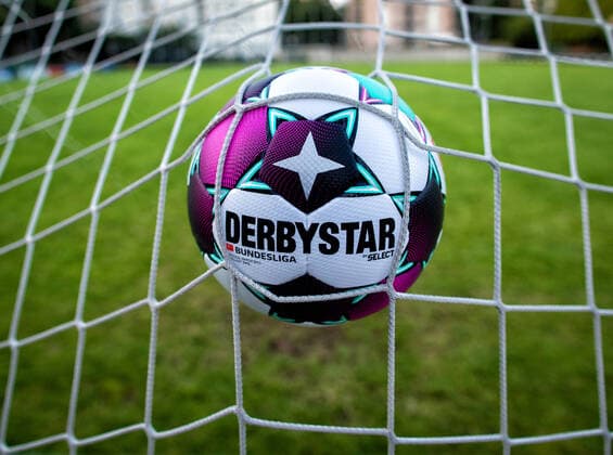 Düsseldorf, 26 06 2020 Der Bundesliga Ball Derbystar Bundesliga Brillant APS V20 2020 21 Match ball