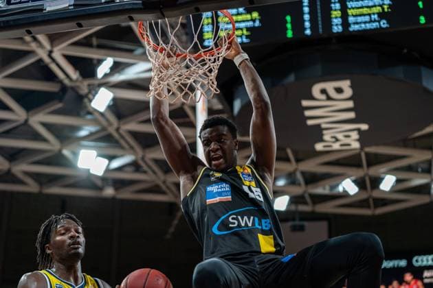 26 06 2020 Basketball easyCredit Final Tournament Basketball München 26 06 2020 Season 2019 2020 easyCredit BBL Final Tournament 2020 Final Game 1 ALBA Berlin MHP GIANT Ludwigsburg Ariel Hukporti Ludwigsburg, No 15 only editorial use commercial use only after consultation with the photographer München Audi Dome Deutschland