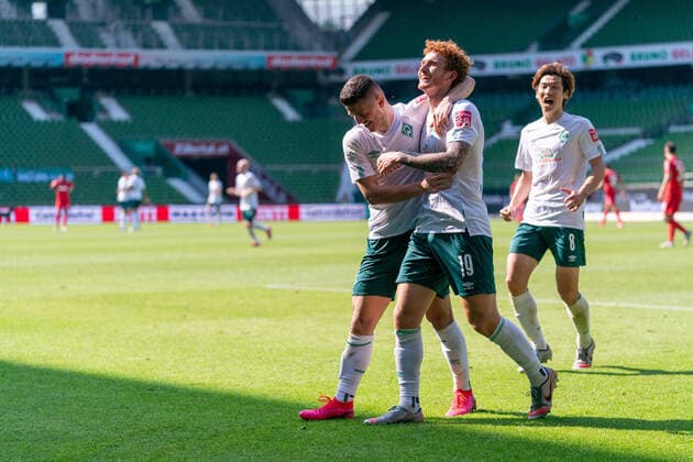 Bilder des Jahres 2020, Sport 06 Juni Sport Themen der Woche KW26 Sport Bilder des Tages SV Werder Bremen vs 1.FC Koeln 27.06.2020 Jubel Milot Rashica (Werder Bremen 07), Joshua Sargent (Werder Bremen 19), Yuya Osako (Werder Bremen 08) nphgm001: Fussball: 1. Bundesliga: Saison 19 20: 34. Spieltag: SV Werder Bremen vs 1.FC Koeln 27.06.2020 Foto: gumzmedia nordphoto POOL DFL regulations prohibit any use of photographs as image sequences and or quasi-video. EDITORIAL USE ONLY National and international News-Agencies OUT. Bremen wohninvest Weserstadion Bremen DEUTSCHLAND *** SV Werder Bremen vs 1 FC Koeln 27 06 2020 Milot Rashica Werder Bremen 07 , Joshua Sargent Werder Bremen 19 , Yuya Osako Werder Bremen 08 Sport nphgm001 Football 1 Bundesliga season 19 20 34 Matchday SV Werder Bremen vs 1 FC Koeln 27 06 2020 Foto gumzmedia nordphoto POOL DFL regulations prohibit any use of photographs as image sequences and or quasi video EDITORIAL USE ONLY National and international News Agencies OUT Bremen wohninvest Weserstadion Bremen GERMANY Poolfoto gumzmedia nordphoto ,EDITORIAL USE ONLY