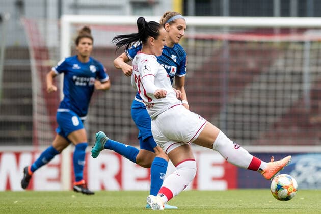 FLYERALARM Women Soccer Bundesliga 1 FC Cologne SC Sand 28 06 2020 Peggy Nietgen 21, 1 FC Cologne , Dina Blagojevic 10, SC Sand 1946 FLYERALARM Women Soccer Bundesliga, 1 FC Cologne SC Sand, Cologne, Franz Kremer Stadion DFL REGULATIONS PROHIBIT ANY USE OF PHOTOGRAPHS AS IMAGE SEQUENCES AND OR QUASI VIDEO Copyright: xBEAUTIFULxSPORTS Wunderlx