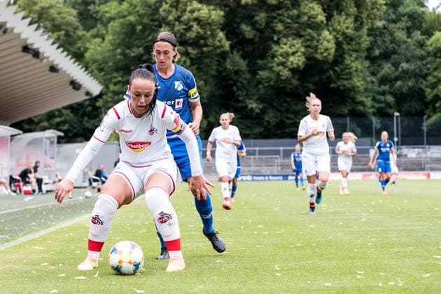 FLYERALARM Women Soccer Bundesliga 1 FC Cologne SC Sand 28 06 2020 Peggy Nietgen 21, 1 FC Cologne , Anne van Bonn 7, SC Sand 1946 FLYERALARM Women Soccer Bundesliga, 1 FC Cologne SC Sand, Cologne, Franz Kremer Stadion DFL REGULATIONS PROHIBIT ANY USE OF PHOTOGRAPHS AS IMAGE SEQUENCES AND OR QUASI VIDEO Copyright: xBEAUTIFULxSPORTS Wunderlx
