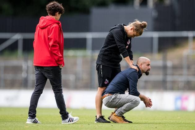 FLYERALARM Women Soccer Bundesliga 1 FC Cologne SC Sand 28 06 2020 Despite the victory against SC Sand the relegation can not be prevented Grief at 1 FC Cologne Sascha Glass Trainer 1 FC Cologne and Mirella Junker Co Trainer 1 FC Cologne FLYERALARM Women Soccer Bundesliga, 1 FC Cologne SC Sand, Cologne, Franz Kremer Stadium DFL REGULATIONS PROHIBIT ANY USE OF PHOTOGRAPHS AS IMAGE SEQUENCES AND OR QUASI VIDEO Copyright: xBEAUTIFULxSPORTS Wunderlx