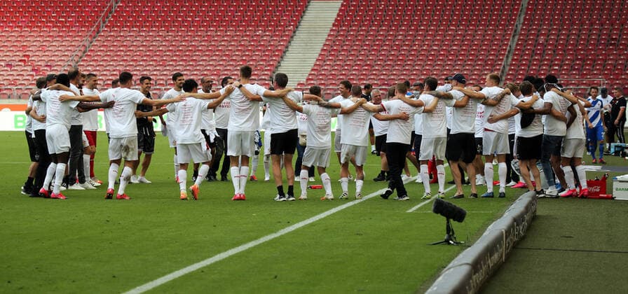 VfB Stuttgart SV Darmstadt 98 VfB Stuttgart Players Celebrating the Rise Germany, Stuttgart, 28 06 2020, Football, 2 Bundesliga, Season 2019 2020, 34 Matchday, VfB Stuttgart SV Darmstadt DFL DFB REGULATIONS PROHIBIT ANY USE OF PHOTOGRAPHS AS IMAGE SEQUENCES AND OR QUASI VIDEO Photo Press Photo Rudel Robin Rudel Pool Press Photo Rudel Stuttgart Baden Württemberg Germany Poolfoto Pressefoto Rudel Robin Rudel Poo ,EDITORIAL USE ONLY