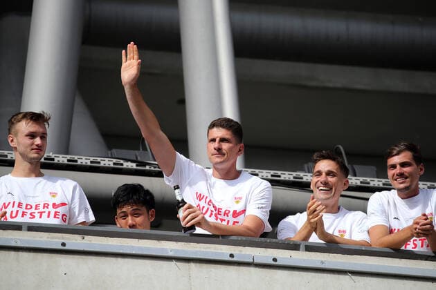 VfB Stuttgart SV Darmstadt 98 Mario Gomez VfB Stuttgart Germany, Stuttgart, 28 06 2020, Football, 2 Bundesliga, Season 2019 2020, 34 Matchday, VfB Stuttgart SV Darmstadt DFL DFB REGULATIONS PROHIBIT ANY USE OF PHOTOGRAPHS AS IMAGE SEQUENCES AND OR QUASI VIDEO Photo Press Photo Rudel Robin Rudel Pool Press Photo Rudel Stuttgart Baden Württemberg Germany Poolfoto Pressefoto Rudel Robin Rudel Poo ,EDITORIAL USE ONLY