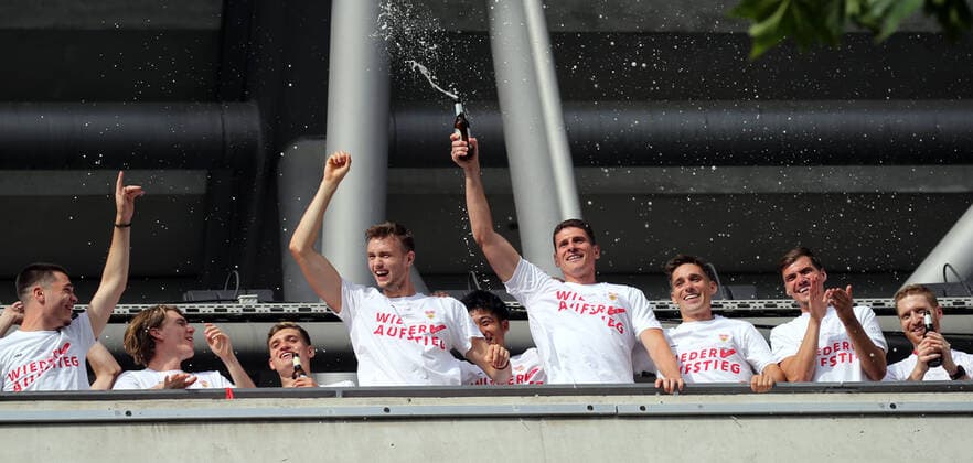 VfB Stuttgart SV Darmstadt 98 Mario Gomez VfB Stuttgart Germany, Stuttgart, 28 06 2020, Football, 2 Bundesliga, Season 2019 2020, 34 Matchday, VfB Stuttgart SV Darmstadt DFL DFB REGULATIONS PROHIBIT ANY USE OF PHOTOGRAPHS AS IMAGE SEQUENCES AND OR QUASI VIDEO Photo Press Photo Rudel Robin Rudel Pool Press Photo Rudel Stuttgart Baden Württemberg Germany Poolfoto Pressefoto Rudel Robin Rudel Poo ,EDITORIAL USE ONLY