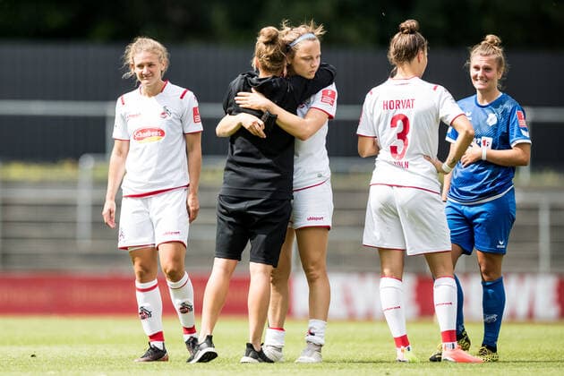 FLYERALARM Womens Football Bundesliga 1 FC Cologne SC Sand 28 06 2020 Despite the victory against SC Sand the relegation can not be prevented Sadness at 1 FC Cologne Sonja Giraud 25, 1 FC Cologne , Sabrina Horvat 3, 1 FC Koeln FLYERALARM Womens Football Bundesliga, 1 FC Koeln SC Sand, Koeln, Franz Kremer Stadion DFL REGULATIONS PROHIBIT ANY USE OF PHOTOGRAPHS AS IMAGE SEQUENCES AND OR QUASI VIDEO Copyright: xBEAUTIFULxSPORTS Wunderlx
