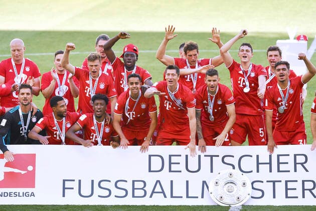 Soccer Bundesliga Season 2019 2020 Game VfL Wolfsburg FC Bayern Muenchen German Soccer Champion 2020 Team FC Bayern Muenchen celebrates at the award ceremony with the championship trophy and the team Bundesliga Season 2019 2020 Game VFL Wolfsburg FC Bayern Muenchen 0 4 German Soccer Champion 2020 on 27 June 2020 in Wolfsburg DFL REGULATIONS PROHIBIT ANY USE OF PHOTOGRAPHS as IMAGE SEQUENCES and or QUASI VIDEO Sportphoto by Laci Perenyi SVEN SIMON Frank Hoermann POOL Wolfsburg Volkswagen Arena Lower Saxony Germany Poolfoto SVEN SIMON Frank Hoermann POOL_Sportphoto_Perenyi ,EDITORIAL USE ONLY