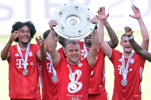 Soccer Bundesliga Season 2019 2020 Game VfL Wolfsburg FC Bayern Muenchen German Soccer Champion 2020 FLICK Hansi Trainer Team FC Bayern Muenchen celebrates at the award ceremony with the championship trophy and the team Bundesliga Season 2019 2020 Game VFL Wolfsburg FC Bayern Muenchen 0 4 German Soccer Champion 2020 on 27 June 2020 in Wolfsburg DFL REGULATIONS PROHIBIT ANY USE OF PHOTOGRAPHS as IMAGE SEQUENCES and or QUASI VIDEO Sportphoto by Laci Perenyi Bernd Feil M i S Pool Wolfsburg Volkswagen Arena Lower Saxony Germany Poolfoto Bernd Feil M.i.S. Pool_Sportphoto_Perenyi ,EDITORIAL USE ONLY