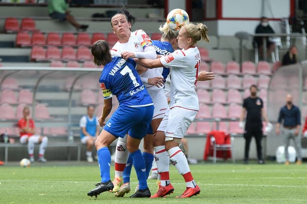 From left to right Anne Van Bonn Sand, 7 , Peggy Nietgen Köln, 21 , Agnieszka Winczo Sand, 15 , Johanna Tietge Köln, 18 , Header, header, aerial duel, action, action, 28 06 2020, Cologne Germany , Football, Flyeralarm Frauen Bundesliga, 1 FC Köln SC Sand, DFB DFL REGULATIONS PROHIBIT ANY USE OF PHOTOGRAPHS AS IMAGE SEQUENCES AND OR QUASI VIDEO xmhx