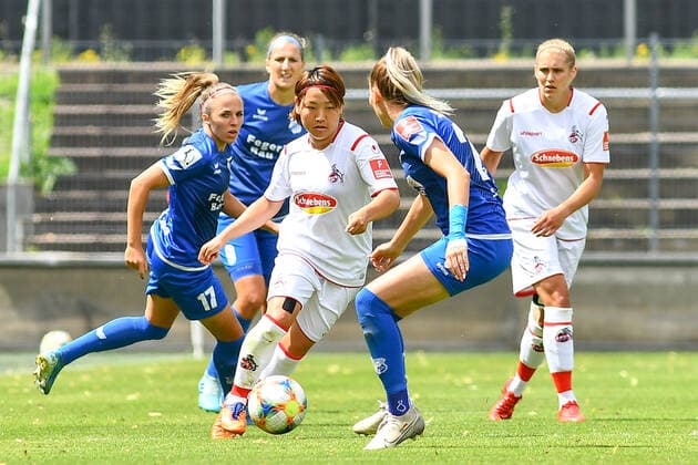 Yuka Hirano Cologne, 17 am Ball, Spielszene, 28 06 2020, Cologne Germany , Football, Flyeralarm Frauen Bundesliga, 1 FC Köln SC Sand, DFB DFL REGULATIONS PROHIBIT ANY USE OF PHOTOGRAPHS AS IMAGE SEQUENCES AND OR QUASI VIDEO xmhx