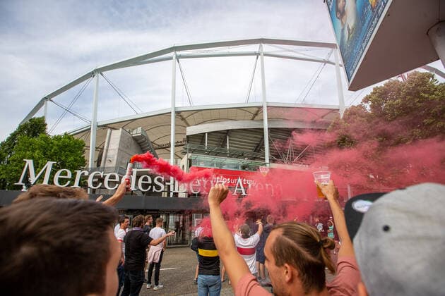 GER, rise VfB Stuttgart, Mercedes Benz Arena, fans celebrate rise of VfB Stuttgart, Mercedes Benz Arena, cheers 28 06 2020, GER, rise VfB Stuttgart, Mercedes Benz Arena, 27 06 2020, photo EIBNER DROFITSCH Stuttgart Copyright: xEibner DROFITSCHx EP_ddh