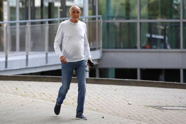 29 06 2020, HDI Arena, Hannover, The players of Hannover 96 meet in the stadium to hand in their cars and celebrate the end of the season, in the picture Martin Kind President, Hannover leaves the stadium after the farewell season of Hannover 96