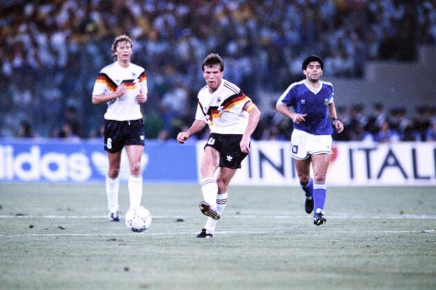 MATTHAEUS Lothar Kapitaen Team Deutschland Team Deutschland Weltmeister FIFA Fussball Weltmeisterschaften 1990 in Italien Finale Deutschland - Argentinien 1 : 0 am 08.07. 1990 in Rom *** MATTHAEUS Lothar Captain Team Germany Team Germany World Champion FIFA World Cup 1990 in Italy Final Germany Argentina 1 0 on 08 07 1990 in Rome