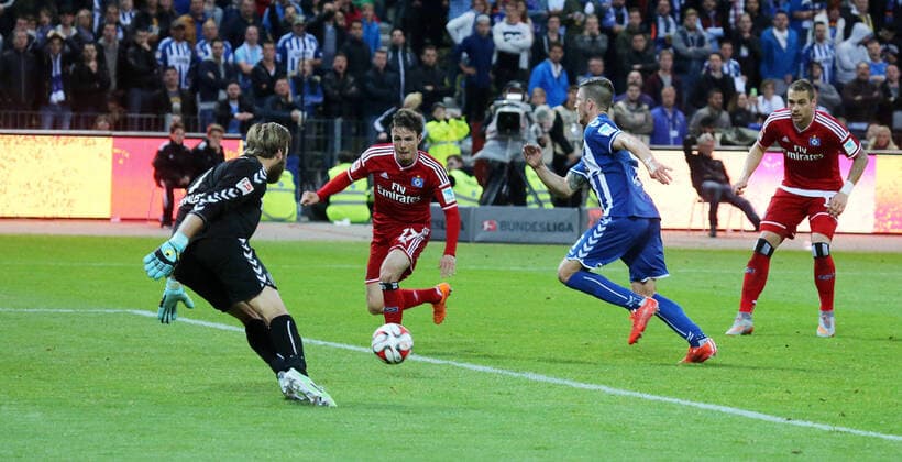 Karlsruher SC Deutschland, Karlsruhe, 02 06 2015, football, Bundesliga, season 2014 2015, relegation return match, Karlsruher SC Hamburger SV 1 2 n V v l Dirk Orlishausen Karlsruher SC , Nicolai Müller HSV , Dennis Kempe Karlsruher SC Tor 1 2 Müller