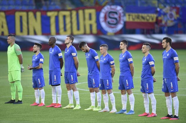 CTK Pool* ** Finale ceskeho fotbaloveho poharu MOL Cupu: Slovan Liberec - Sparta Praha, 1. cervence 2020 v Liberci. Nastoupene muzstvo Liberce pred utkanim. CTKPhotoP202007010902101 _PER1255