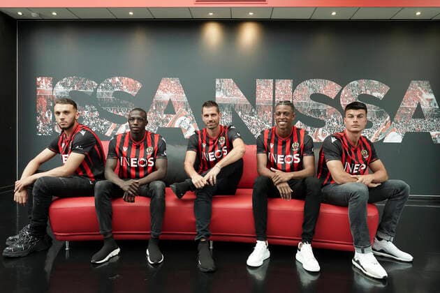 Sport Themen der Woche KW27 Sport Bilder des Tages Amine Gouri (OGC Nice) - Hassane Kamara (OGC Nice) - Morgan Schneiderlin (OGC Nice) - Robson Bambu (OGC Nice - Flavius Daniluc (OGC Nice) FOOTBALL : Presentation des nouvelles recrues de l OGC Nice - Nice - 02 07 2020 NorbertScanella PanoramiC 