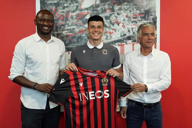 Patrick Vieira (entraineur de l OGC Nice) - Flavius Daniluc (OGC Nice) - Jean Pierre Rivere (president de l OGC Nice) FOOTBALL : Presentation des nouvelles recrues de l OGC Nice - Nice - 02 07 2020 NorbertScanella PanoramiC 