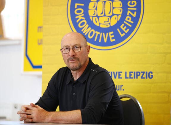 Lok Leipzig Trainer PK 02 07 2020 Leipzig, 02 07 2020, Bruno Plache Stadion, Football, Regionalliga NO , 1 FC Lokomotive Leipzig PK to introduce Almedin Civa as the new coach and sports director , In the picture Wolfgang Wolf Lok, outgoing sports director ,