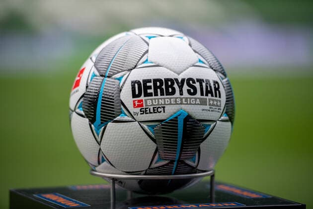 SV Werder Bremen vs 1 FC Heidenheim relegation 01 02 07 2020 Match ball, relegation 2020, GER, Werder Bremen vs FC Heidenheim, football, Bundesliga religation, 2019 2020, 02 07 2020, DFB DFL regulations prohibit any use of photographs as image sequences and or quasi video , Foto EIBNER Sascha Walther Pool gumzmedia nordphoto Bremen Weser Stadion Hansestadt Bremen Deutschland Poolfoto Eibner gumzmedia nordphoto ,EDITORIAL USE ONLY