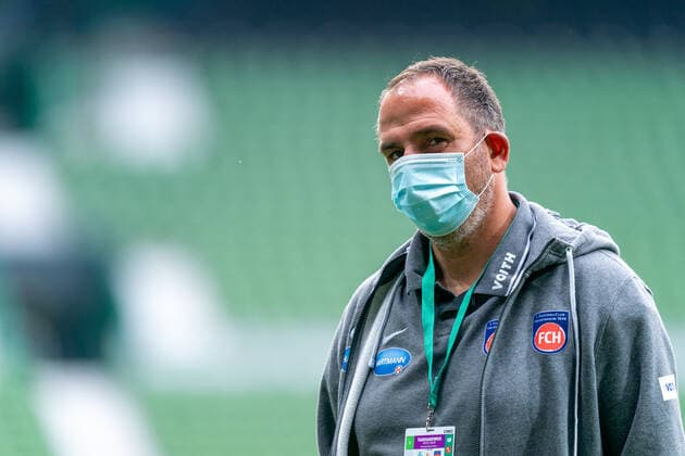 SV Werder Bremen vs 1 FC Heidenheim Relegation 01 02 07 2020 Frank Schmidt 1 FC Heidenheim 1846 Trainer, Headcoach with CORONA face mask Sport nphgm001 Football 1 Bundesliga season 19 20 Relegation 01 SV Werder Bremen vs 1 FC Heidenheim 02 07 2020 Foto gumzmedia nordphoto POOL DFL regulations prohibit any use of photographs as image sequences and or quasi video EDITORIAL USE ONLY National and international News Agencies OUT Bremen wohninvest Weserstadion Bremen GERMANY Poolfoto gumzmedia nordphoto ,EDITORIAL USE ONLY
