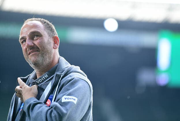 SV Werder Bremen vs 1 FC Heidenheim Relegation 01 02 07 2020 Coach Frank Schmidt Heidenheim Bremen, 02 07 2020, Football, Bundesliga, Relegation, First leg, SV Werder Bremen 1 FC Heidenheim Foto TimGroothuis Witters Pool via gumzmedia nordphoto DFL REGULATIONS PROHIBIT ANY USE OF PHOTOGRAPHS AS IMAGE SEQUENCES AND OR QUASI VIDEO EDITORIAL USE ONLY NATIONAL AND INTERNATIONAL NEWS AGENCIES OUT Bremen Poolfoto TimGroothuis Witters nordphoto ,EDITORIAL USE ONLY