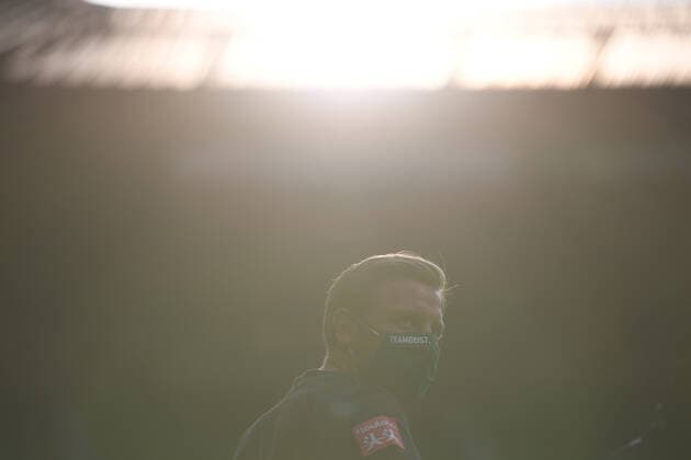 SV Werder Bremen vs. 1 FC Heidenheim Relegation 01 02 07 2020 Coach Florian Kohfeldt Bremen with face mask before the game during the interview back light Sport Football 1 Bundesliga nphgm001 Season 19 20 Relegation First leg SV Werder Bremen 1 FC Heidenheim, 02 07 2020 Photo Marvin Ibo Güngör GES Pool via gumzmedia nordphoto Bremen HB Germany Poolfoto GES gumzmedia nordphoto ,EDITORIAL USE ONLY