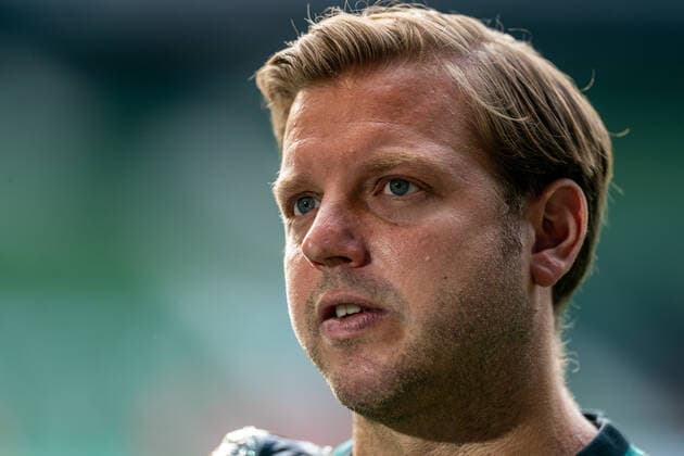 SV Werder Bremen vs 1 FC Heidenheim Relegation 01 02 07 2020 Florian Kohfeldt Trainer SV Werder Bremen Sport nphgm001 Football 1 Bundesliga Season 19 20 Relegation 01 SV Werder Bremen vs 1 FC Heidenheim 02 07 2020 Foto gumzmedia nordphoto POOL DFL regulations prohibit any use of photographs as image sequences and or quasi video EDITORIAL USE ONLY National and international News Agencies OUT Bremen wohninvest Weserstadion Bremen GERMANY Poolfoto gumzmedia nordphoto ,EDITORIAL USE ONLY