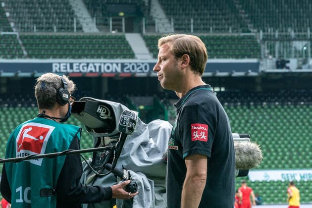 SV Werder Bremen vs 1 FC Heidenheim Relegation 01 02 07 2020 Florian Kohfeldt Trainer SV Werder Bremen Sport nphgm001 Football 1 Bundesliga Season 19 20 Relegation 01 SV Werder Bremen vs 1 FC Heidenheim 02 07 2020 Foto gumzmedia nordphoto POOL DFL regulations prohibit any use of photographs as image sequences and or quasi video EDITORIAL USE ONLY National and international News Agencies OUT Bremen wohninvest Weserstadion Bremen GERMANY Poolfoto gumzmedia nordphoto ,EDITORIAL USE ONLY