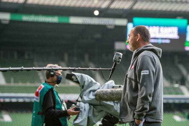 GER, Werder Bremen vs FC Heidenheim, Football, Bundesliga Religation, 2019 2020, 02 07 2020 DAZN Inteerview, Frank Schmidt, Coach FC Heidenheim , GER, Werder Bremen vs FC Heidenheim, Football, Bundesliga Religation, 2019 2020, 02 07 2020, DFB DFL regulations prohibit any use of photographs as image sequences and or quasi video , Foto EIBNER Sascha Walther Bremen Weser Stadium Hanseatic City of Bremen Germany Poolfoto Eibner Walther Pool ,EDITORIAL USE ONLY