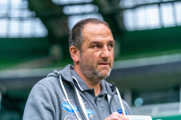 SV Werder Bremen vs 1 FC Heidenheim Relegation 01 02 07 2020 Frank Schmidt 1 FC Heidenheim 1846 Trainer, Headcoach Sport nphgm001 Football 1 Bundesliga Season 19 20 Relegation 01 SV Werder Bremen vs 1 FC Heidenheim 02 07 2020 Foto gumzmedia nordphoto POOL DFL regulations prohibit any use of photographs as image sequences and or quasi video EDITORIAL USE ONLY National and international News Agencies OUT Bremen wohninvest Weserstadion Bremen GERMANY Poolfoto gumzmedia nordphoto ,EDITORIAL USE ONLY