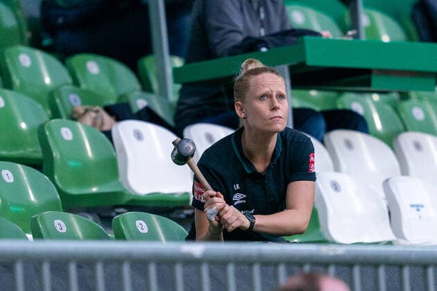 SV Werder Bremen vs 1 FC Heidenheim Relegation 01 02 07 2020 Laura Kersting Physiotherapist SV Werder Bremen as Drummer Sport nphgm001 Football 1 Bundesliga Season 19 20 Relegation 01 SV Werder Bremen vs 1 FC Heidenheim 02 07 2020 Foto gumzmedia nordphoto POOL DFL regulations prohibit any use of photographs as image sequences and or quasi video EDITORIAL USE ONLY National and international News Agencies OUT Bremen wohninvest Weserstadion Bremen GERMANY Poolfoto gumzmedia nordphoto ,EDITORIAL USE ONLY