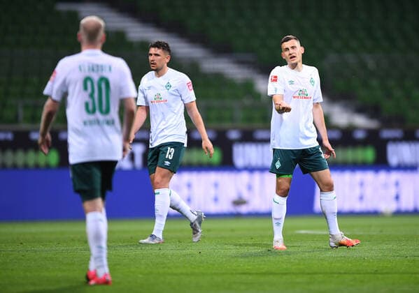 Werder Bremen 1 FC Heidenheim Football, Relegation, Werder Bremen 1 FC Heidenheim Maximilian Eggestein r Bremen gesticulated centre Milos Veljkovic Bremen Photo Marvin Ibo Güngör GES Pool via xim gs DFL regulations prohibit any use of photographs as image sequences and or quasi video Editorial use only National and international news agencies out Bremen Germany Poolfoto Marvin Ibo Güngör GES Pool via xim.gs ,EDITORIAL USE ONLY