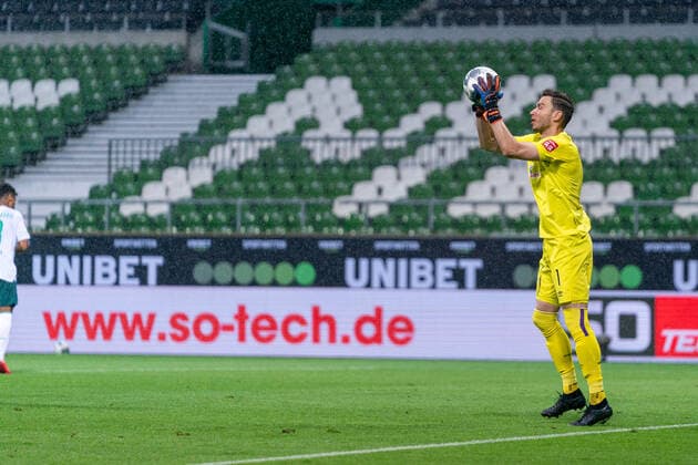SV Werder Bremen vs 1 FC Heidenheim Relegation 01 02 07 2020 Sport nphgm001 Football 1 Bundesliga Season 19 20 Relegation 01 SV Werder Bremen vs 1 FC Heidenheim 02 07 2020 Foto gumzmedia nordphoto POOL DFL regulations prohibit any use of photographs as image sequences and or quasi video EDITORIAL USE ONLY National and international News Agencies OUT Bremen wohninvest Weserstadion Bremen GERMANY Poolfoto gumzmedia nordphoto ,EDITORIAL USE ONLY