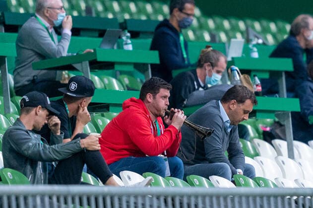 SV Werder Bremen vs 1 FC Heidenheim Relegation 01 02 07 2020 Trumpet on the Tribune Sport nphgm001 Football 1 Bundesliga Season 19 20 Relegation 01 SV Werder Bremen vs 1 FC Heidenheim 02 07 2020 Foto gumzmedia nordphoto POOL DFL regulations prohibit any use of photographs as image sequences and or quasi video EDITORIAL USE ONLY National and international News Agencies OUT Bremen wohninvest Weserstadion Bremen GERMANY Poolfoto gumzmedia nordphoto ,EDITORIAL USE ONLY
