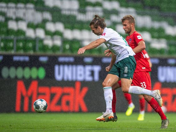 GER, Werder Bremen vs FC Heidenheim, Football, Bundesliga Religation, 2019 2020, 02 07 2020 Niclas Fuellkrug SV Werder Bremen, 11 , Timo Beermann FC Heidenheim, 33 , GER, Werder Bremen vs FC Heidenheim, Football, Bundesliga Religation, 2019 2020, 02 07 2020, DFB DFL regulations prohibit any use of photographs as image sequences and or quasi video , Foto EIBNER Sascha Walther Bremen Weser Stadion Hansestadt Bremen Deutschland Poolfoto Eibner Walther Pool ,EDITORIAL USE ONLY