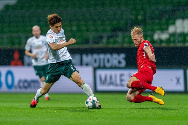 SV Werder Bremen vs 1 FC Heidenheim Relegation 01 02 07 2020 Yuya Osako Werder Bremen 08 , Arne Feick 1 FC Heidenheim 1846 28 Sport nphgm001 Football 1 Bundesliga season 19 20 Relegation 01 SV Werder Bremen vs 1 FC Heidenheim 02 07 2020 Foto gumzmedia nordphoto POOL DFL regulations prohibit any use of photographs as image sequences and or quasi video EDITORIAL USE ONLY National and international News Agencies OUT Bremen wohninvest Weserstadion Bremen GERMANY Poolfoto gumzmedia nordphoto ,EDITORIAL USE ONLY