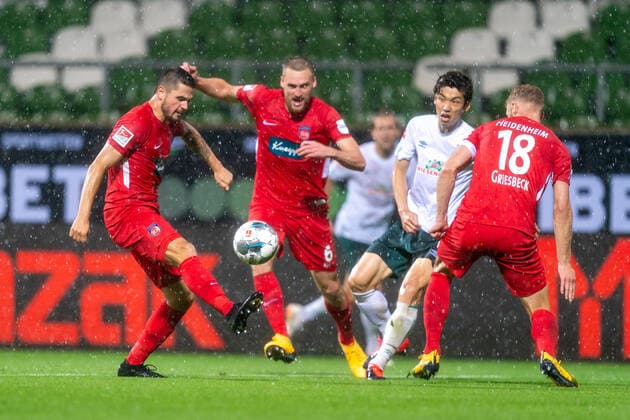SV Werder Bremen vs 1 FC Heidenheim Relegation 01 02 07 2020 Patrick Mainka 1 FC Heidenheim 1846 06 , Marnon Busch 1 FC Heidenheim 1846 02 , Yuya Osako Werder Bremen 08 , Sebastian Griesbeck 1 FC Heidenheim 1846 18 Sport nphgm001 Football 1 Bundesliga season 19 20 Relegation 01 SV Werder Bremen vs 1 FC Heidenheim 02 07 2020 Foto gumzmedia nordphoto POOL DFL regulations prohibit any use of photographs as image sequences and or quasi video EDITORIAL USE ONLY National and international News Agencies OUT Bremen wohninvest Weserstadion Bremen GERMANY Poolfoto gumzmedia nordphoto ,EDITORIAL USE ONLY