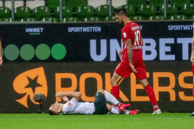 SV Werder Bremen vs 1 FC Heidenheim Relegation 01 02 07 2020 Tim Kleindienst 1 FC Heidenheim 1846 10 , Maximilian Eggestein Werder Bremen 35 , Injury injured Pain Sport nphgm001 Football 1 Bundesliga Season 19 20 Relegation 01 SV Werder Bremen vs 1 FC Heidenheim 02 07 2020 Foto gumzmedia nordphoto POOL DFL regulations prohibit any use of photographs as image sequences and or quasi video EDITORIAL USE ONLY National and international News Agencies OUT Bremen wohninvest Weserstadion Bremen GERMANY Poolfoto gumzmedia nordphoto ,EDITORIAL USE ONLY