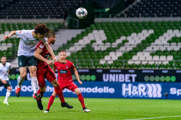 SV Werder Bremen vs 1 FC Heidenheim Relegation 01 02 07 2020 Yuya Osako Werder Bremen 08 Header after cross Fin Bartels Werder Bremen 22 Sport nphgm001 Football 1 Bundesliga season 19 20 Relegation 01 SV Werder Bremen vs 1 FC Heidenheim 02 07 2020 Foto gumzmedia nordphoto POOL DFL regulations prohibit any use of photographs as image sequences and or quasi video EDITORIAL USE ONLY National and international News Agencies OUT Bremen wohninvest Weserstadion Bremen GERMANY Poolfoto gumzmedia nordphoto ,EDITORIAL USE ONLY