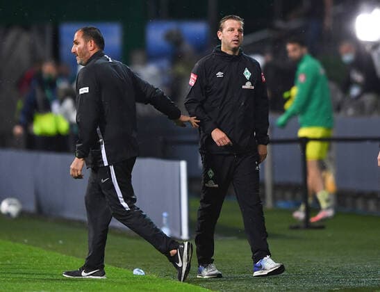 Werder Bremen 1 FC Heidenheim Football, Relegation, Werder Bremen 1 FC Heidenheim After the game, coach Frank Schmidt Heidenheim l says goodbye to coach Florian Kohfeldt Bremen r Photo Marvin Ibo Güngör GES Pool via xim gs DFL regulations prohibit any use of photographs as image sequences and or quasi video Editorial use only National and international news agencies out Bremen Germany Poolfoto Marvin Ibo Güngör GES Pool via xim.gs ,EDITORIAL USE ONLY