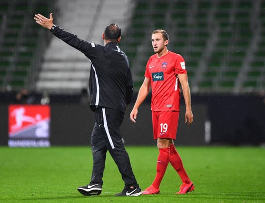 Werder Bremen 1 FC Heidenheim Football, Relegation, Werder Bremen 1 FC Heidenheim After the game, coach Frank Schmidt Heidenheim talks to Jonas Foehrenbach Heidenheim Photo Marvin Ibo Güngör GES Pool via xim gs DFL regulations prohibit any use of photographs as image sequences and or quasi video Editorial use only National and international news agencies out Bremen Germany Poolfoto Marvin Ibo Güngör GES Pool via xim.gs ,EDITORIAL USE ONLY