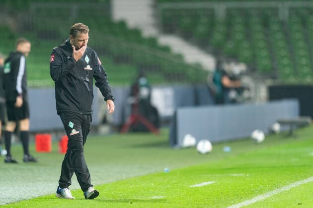SV Werder Bremen vs 1 FC Heidenheim Relegation 01 02 07 2020 disappointed disappointed sad Florian Kohfeldt Trainer SV Werder Bremen Sport nphgm001 Football 1 Bundesliga Season 19 20 Relegation 01 SV Werder Bremen vs 1 FC Heidenheim 02 07 2020 Foto gumzmedia nordphoto POOL DFL regulations prohibit any use of photographs as image sequences and or quasi video EDITORIAL USE ONLY National and international News Agencies OUT Bremen wohninvest Weserstadion Bremen GERMANY Poolfoto gumzmedia nordphoto ,EDITORIAL USE ONLY