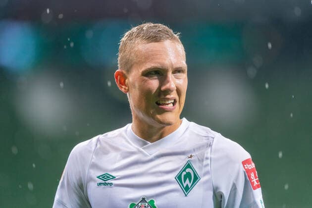 SV Werder Bremen vs 1 FC Heidenheim Relegation 01 02 07 2020 disappointed disappointed sad Ludwig Augustinsson Werder Bremen 05 Sport nphgm001 Football 1 Bundesliga season 19 20 Relegation 01 SV Werder Bremen vs 1 FC Heidenheim 02 07 2020 Foto gumzmedia nordphoto POOL DFL regulations prohibit any use of photographs as image sequences and or quasi video EDITORIAL USE ONLY National and international News Agencies OUT Bremen wohninvest Weserstadion Bremen GERMANY Poolfoto gumzmedia nordphoto ,EDITORIAL USE ONLY