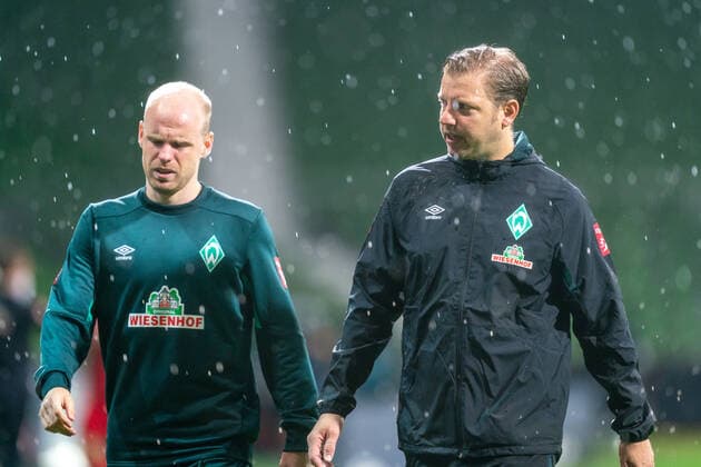 SV Werder Bremen vs 1 FC Heidenheim Relegation 01 02 07 2020 disappointed disappointed sad, Davy Klaassen Werder Bremen 30 , Florian Kohfeldt Trainer SV Werder Bremen Sport nphgm001 Football 1 Bundesliga Season 19 20 Relegation 01 SV Werder Bremen vs 1 FC Heidenheim 02 07 2020 Foto gumzmedia nordphoto POOL DFL regulations prohibit any use of photographs as image sequences and or quasi video EDITORIAL USE ONLY National and international News Agencies OUT Bremen wohninvest Weserstadion Bremen GERMANY Poolfoto gumzmedia nordphoto ,EDITORIAL USE ONLY