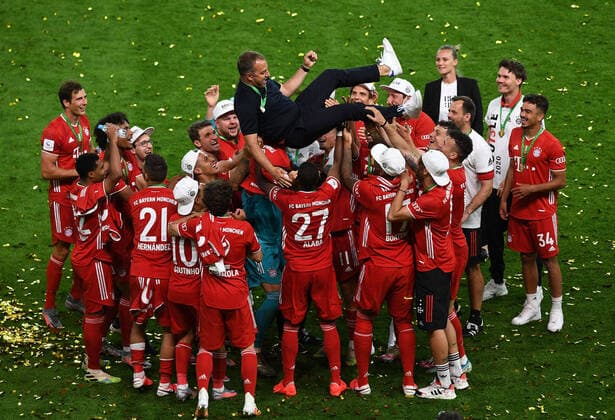 DFB Pokal Final 2020 Bayer 04 Leverkusen Bayern Munich Football, Men, Season 2019 2020, 77 Final for the DFB Pokal in Berlin, Bayer 04 Leverkusen FC Bayern Munich, 04 07 2020, Cheering after the match for the cup win, Coach Hans Dieter Flick FC Bayern Munich is thrown into the air by the players Photo Matthias Koch POOL Via MIS Berlin Olympiastadion Berlin Germany Poolfoto Matthias Koch POOL via MIS ,EDITORIAL USE ONLY