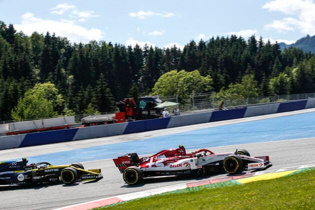 Motorsports: FIA Formula One World Championship, WM, Weltmeisterschaft 2020, Grand Prix of Austria, 99 Antonio Giovinazzi (ITA, Alfa Romeo Racing ORLEN), 31 Esteban Ocon (FRA, Renault DP World F1 Team), Spielberg Austria