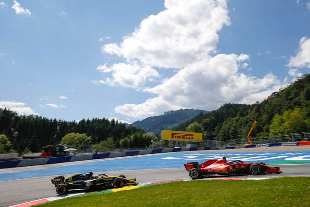 Motorsports: FIA Formula One World Championship, WM, Weltmeisterschaft 2020, Grand Prix of Austria, 3 Daniel Ricciardo (AUS, Renault DP World F1 Team), 5 Sebastian Vettel (GER, Scuderia Ferrari Mission Winnow), Spielberg Austria