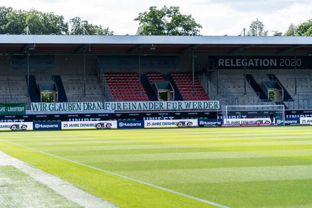 1 FC Heidenheim vs SV Werder Bremen Relegation 02 06 07 2020 Feature before the 2 relegation game Werder employees fastened the BANNER WIR GLAUBEN DRAN FÜR EINANDER FÜR EINERDER Sport nphgm001 Football 1 Bundesliga season 19 20 Relegation 02 1 FC Heidenheim vs SV Werder Bremen 06 07 2020 Foto gumzmedia nordphoto POOL DFL regulations prohibit any use of photographs as image sequences and or quasi video EDITORIAL USE ONLY National and international News Agencies OUT Heidenheim Voith Arena BW GERMANY Poolfoto gumzmedia nordphoto ,EDITORIAL USE ONLY