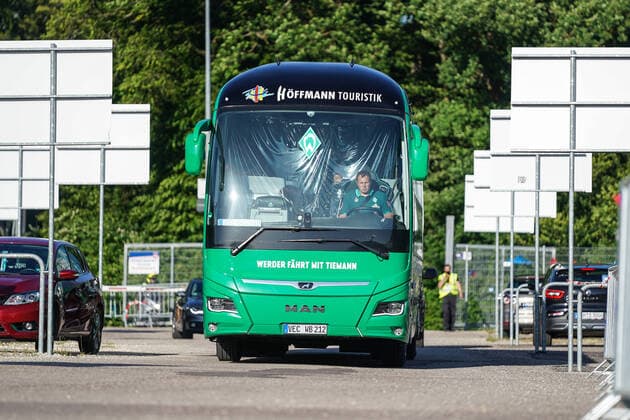 1 FC Heidenheim vs SV Werder Bremen Relegation 02 06 07 2020 The Green White Werder bus arrives at the stadium in Heidenheim Sport nphgm001 Football 1 Bundesliga Season 19 20 Relegation 02 1 FC Heidenheim vs SV Werder Bremen 06 07 2020 Foto gumzmedia nordphoto POOL DFL regulations prohibit any use of photographs as image sequences and or quasi video EDITORIAL USE ONLY National and international News Agencies OUT Heidenheim Voith Arena BW GERMANY Poolfoto gumzmedia nordphoto ,EDITORIAL USE ONLY